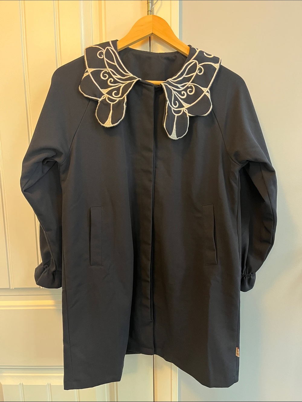 Asian style coat with statement collar M